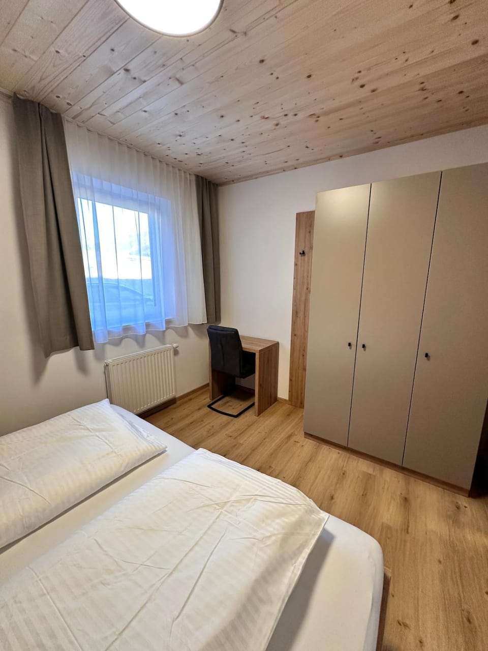 Bedroom, wardrobe