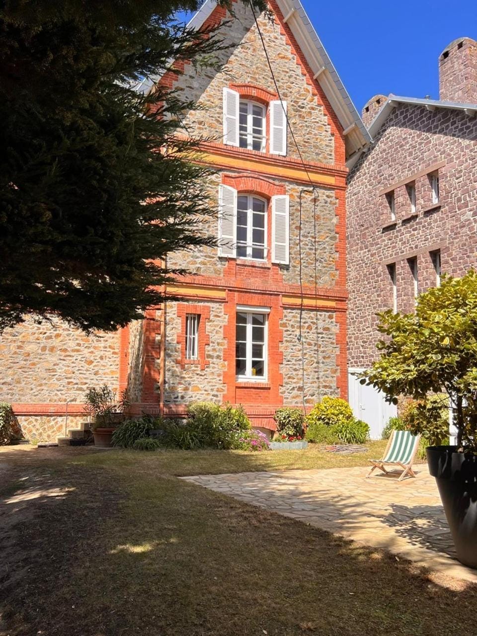 Property building, Garden, Garden view