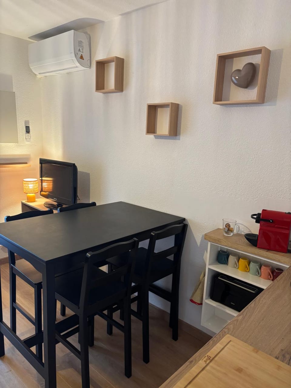 Living room, Dining area