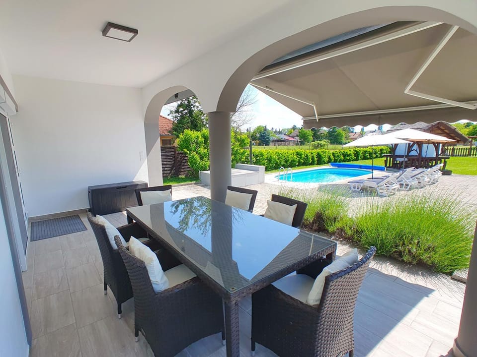 Ferienhaus Maxi mit Pool - Biro Tours nr 72 Villa in Hungary
