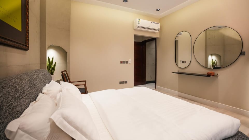 Bed, Photo of the whole room, Bedroom, air conditioner