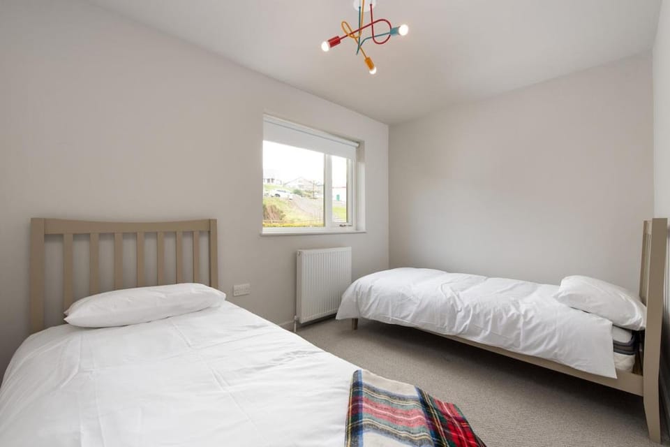 Bed, Photo of the whole room, Bedroom, internet, towels
