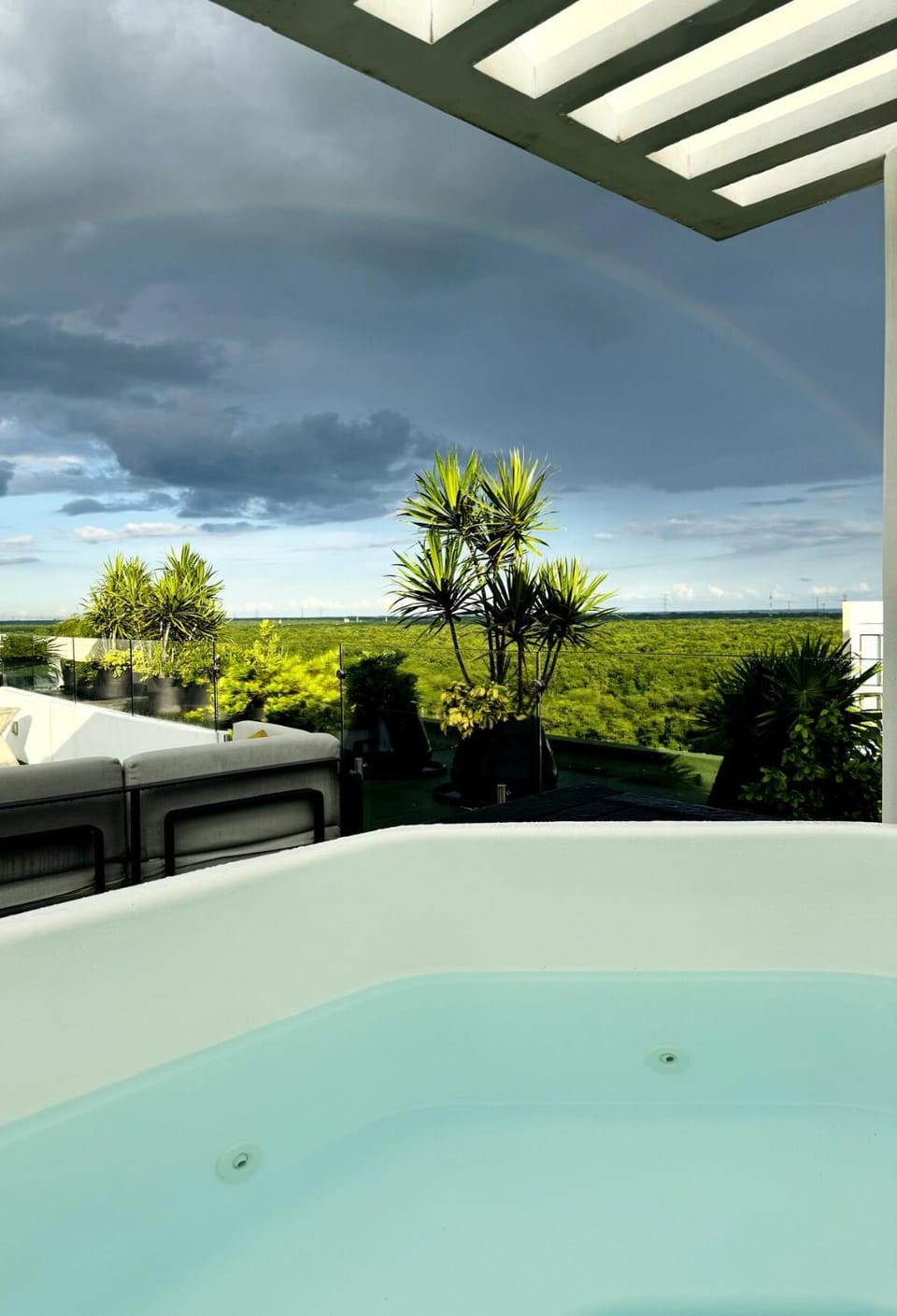 Luxury Oasis Condo Pools, Rooftop & Paddle, Tennis Apartment in Playa del Carmen
