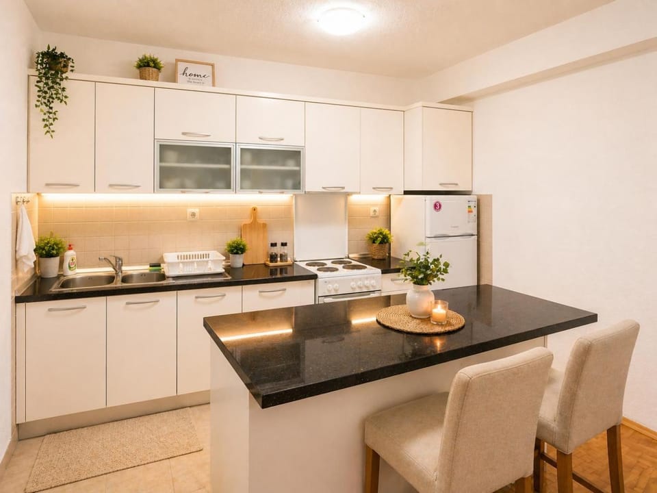 Kitchen or kitchenette, Dining area, dishwasher, minibar, oven, pet friendly, stove