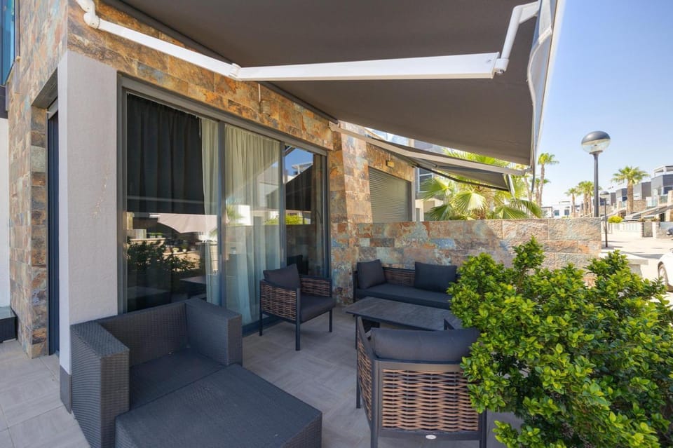 Sunny Haven Caboroig House in Vega Baja del Segura