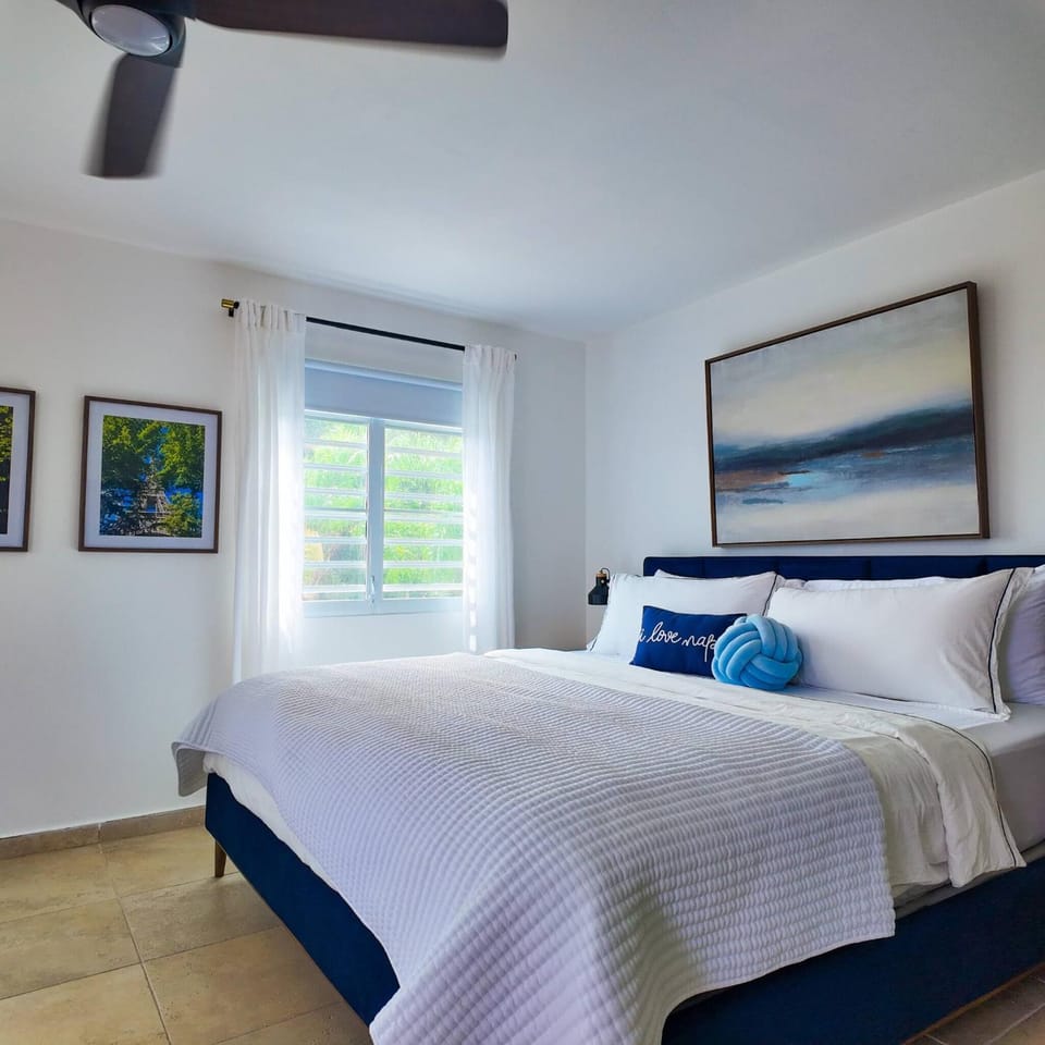 Bed, Decorative detail, Bedroom