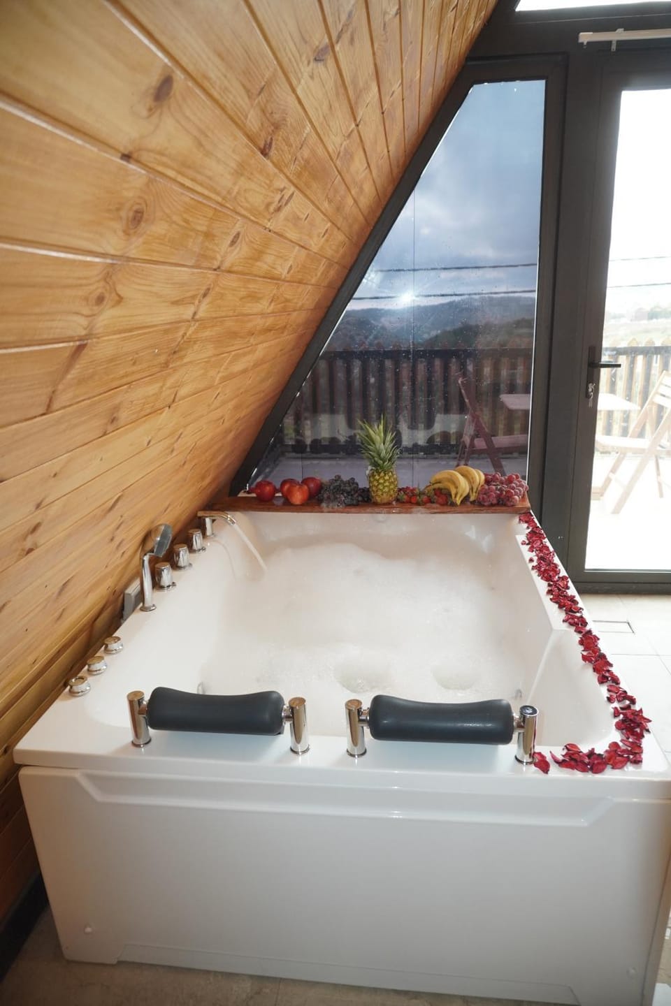 Al Joud Chalet Private Jacuzzi & BBQ Ajloun Chalet in Africa