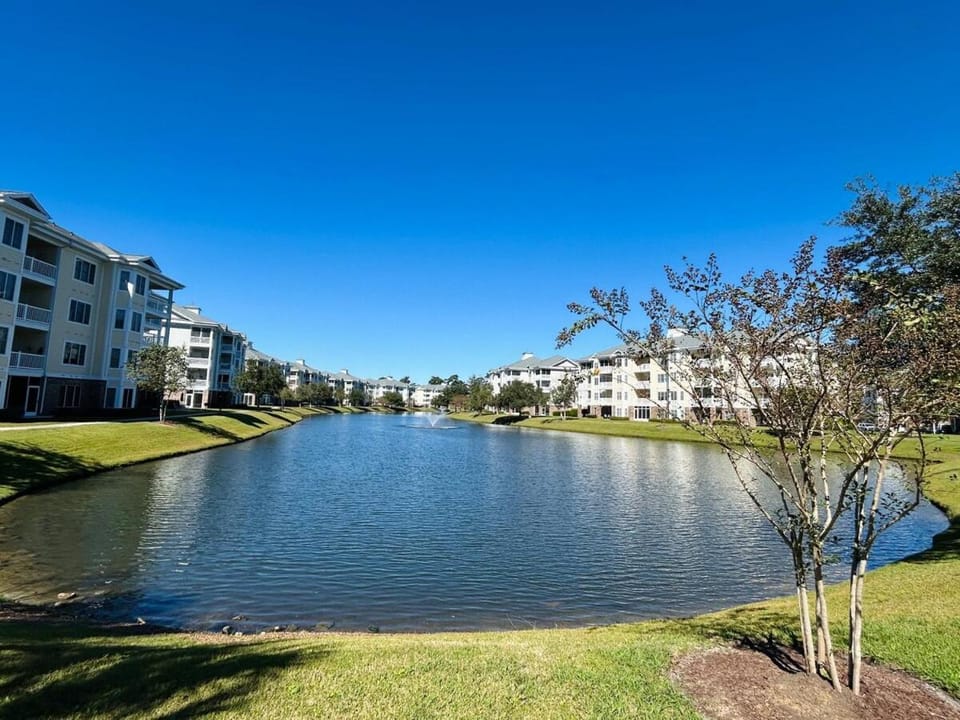 Lakeview Luxury, A Relaxing Myrtle Beach Condo Apartment in Myrtle Beach