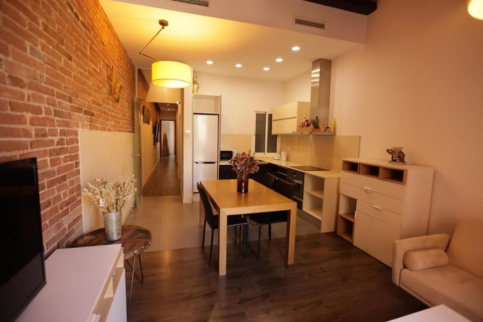 Bright and Spacious City Center Apartment Apartment in Barcelona