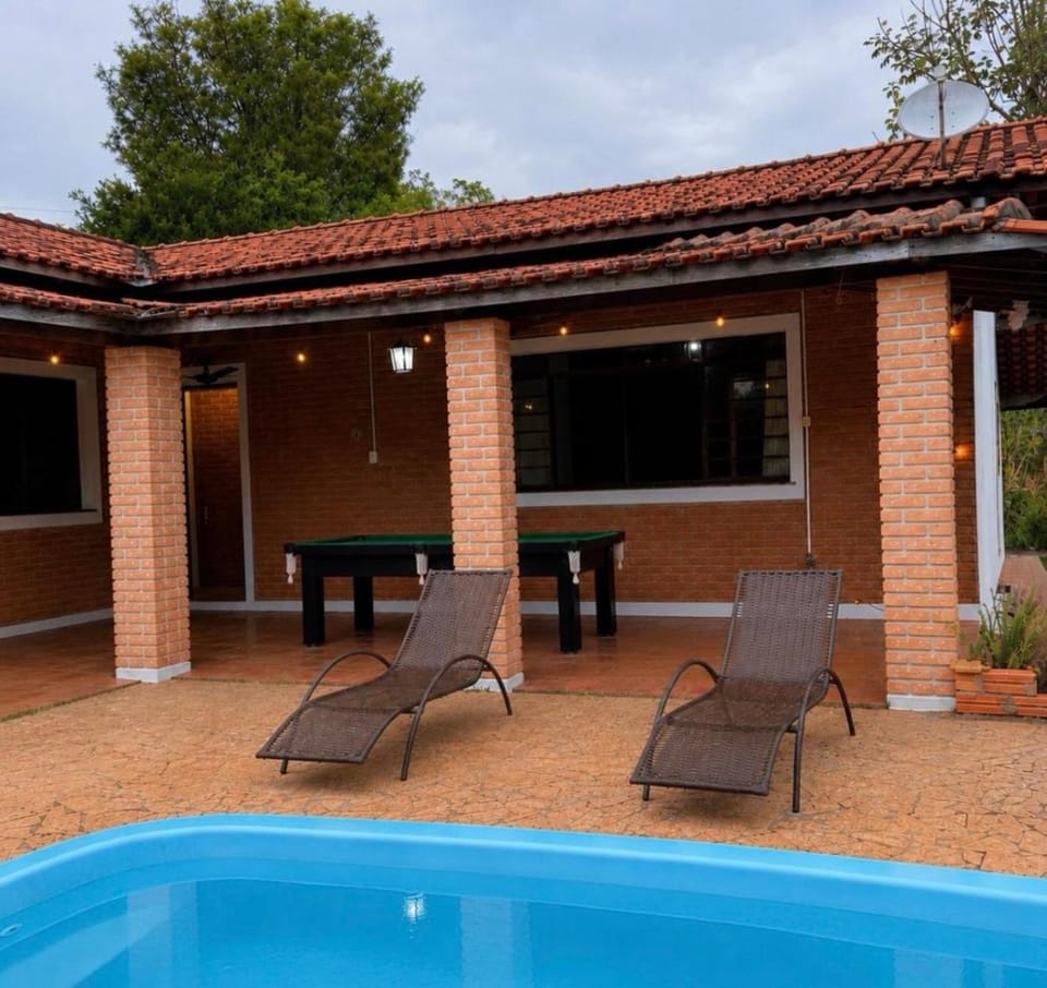 Casa de Campo com Piscina Bilhar e Natureza House in State of Paraná