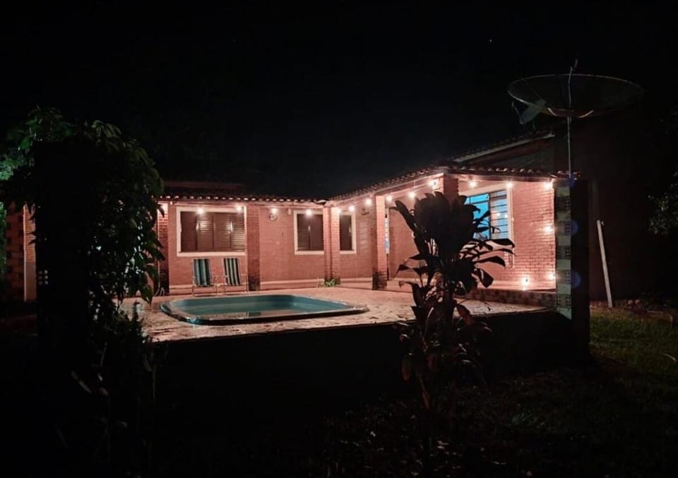 Chácara até 40 pessoas Piscina Bilhar e Natureza House in State of Paraná