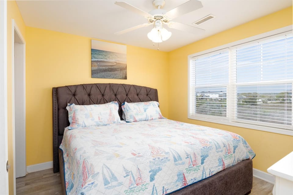 Surf City Top Shelf Tiff - Pool - Elevator - Beach Apartment in Surf City