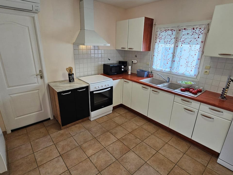 Maison de plain-pied jardin calme - 6 pers. House in Royan