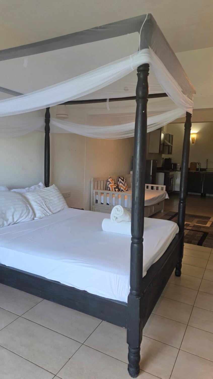 Golden Sun-Diani Beach GSIH Apartment in Diani Beach