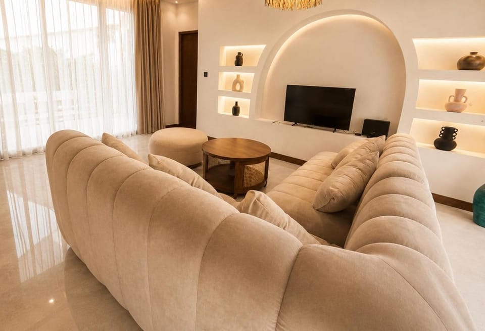 Communal lounge/ TV room, Living room, Dining area