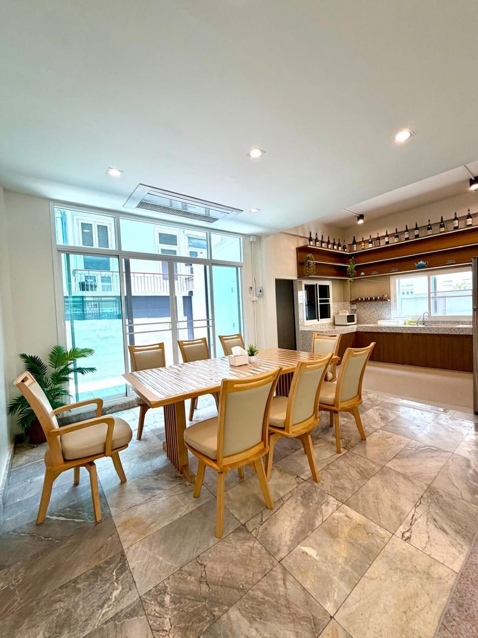 5BR Sleeps 10 Pool 2minBTS Rooftop Free Airport Pickup House in Bangkok