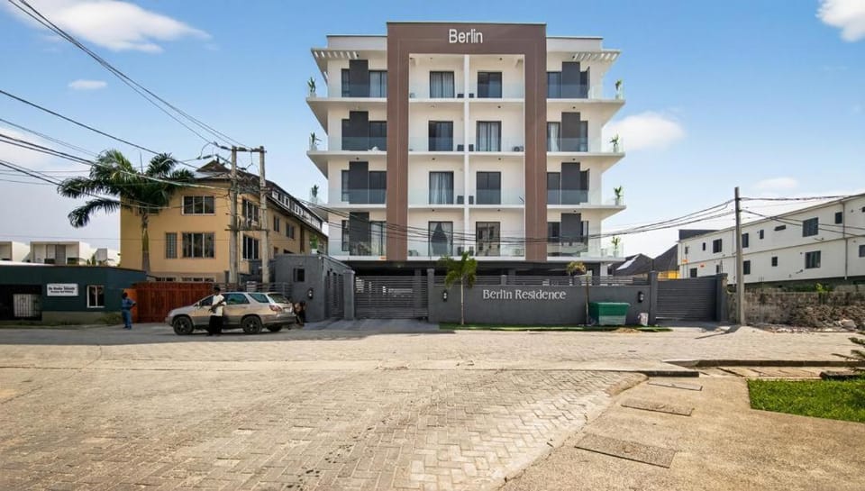 Property building, Facade/entrance
