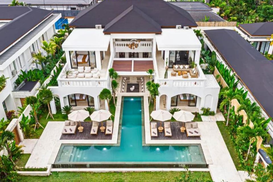 Property building, Swimming pool