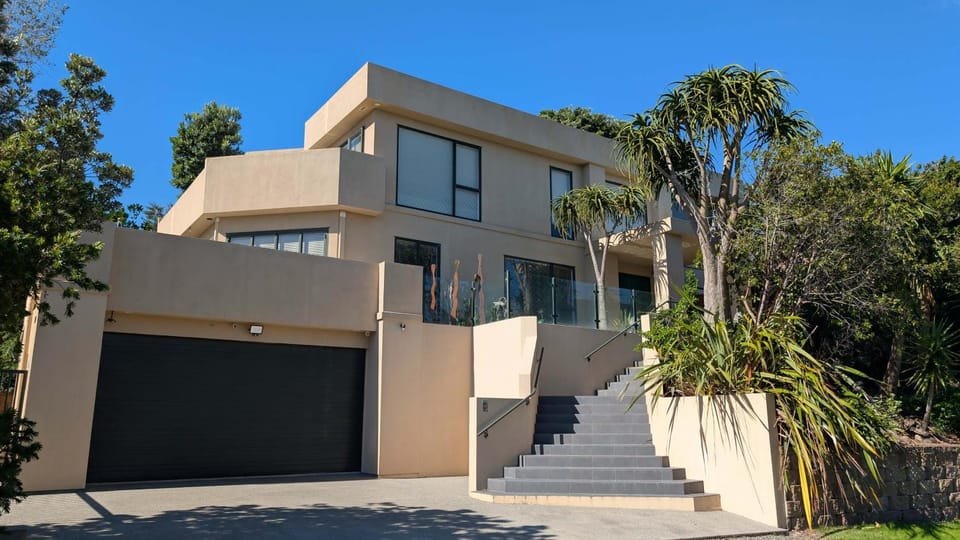 Beach Golf Shops Home within a home Bed and Breakfast in Wellington Region