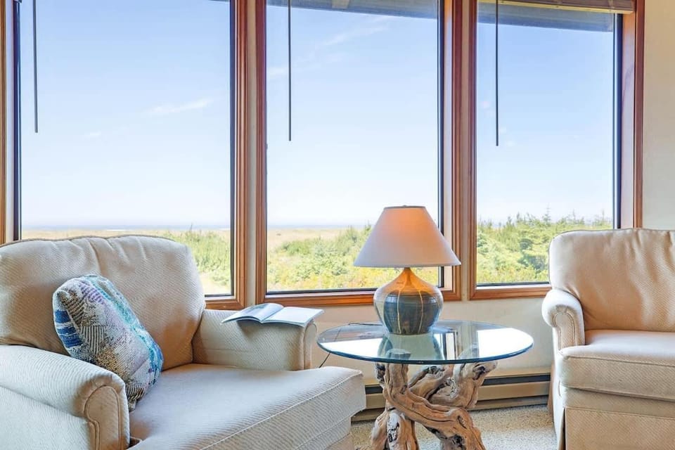 Haven Hideaway - Ocean Views from Every Room House in Copalis Beach