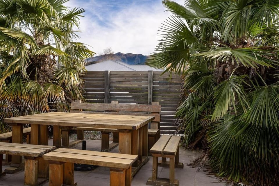 Sunny Family Retreat l Secure Courtyard! Hanmer Springs House in Hanmer Springs