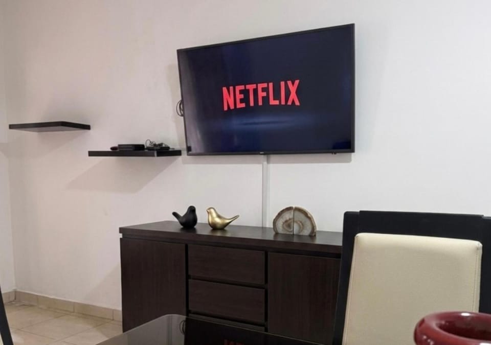 Communal lounge/ TV room, Living room, Evening entertainment