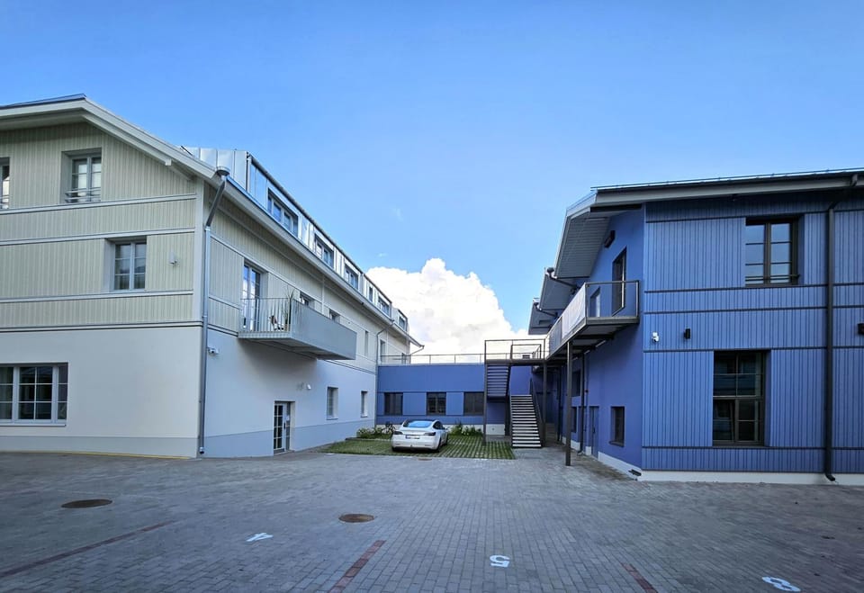 Property building, Street view
