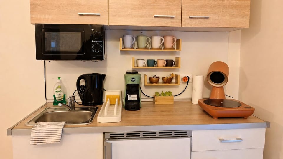 Budget Stay + Free Parking + City Noise Apartment in Como
