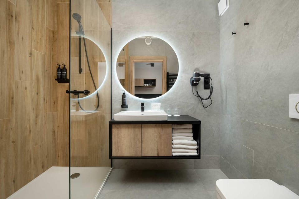 Shower, Bathroom
