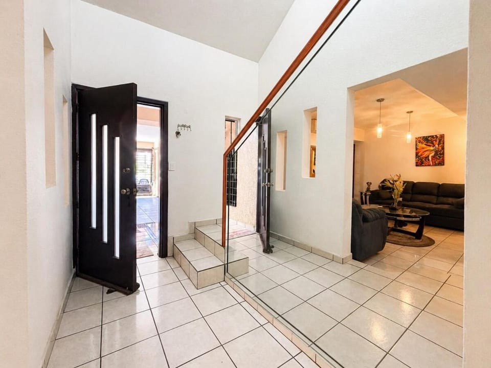 Aura House-near the government center- cathedral House in Hermosillo
