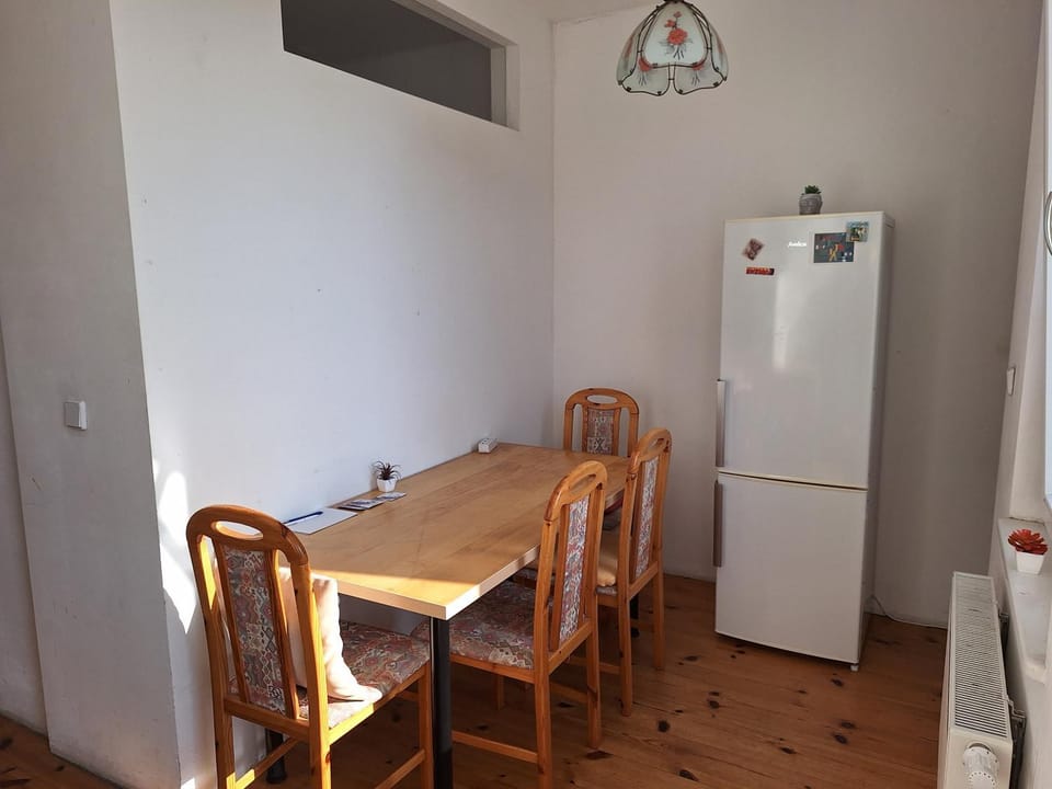 Kitchen or kitchenette, Communal kitchen