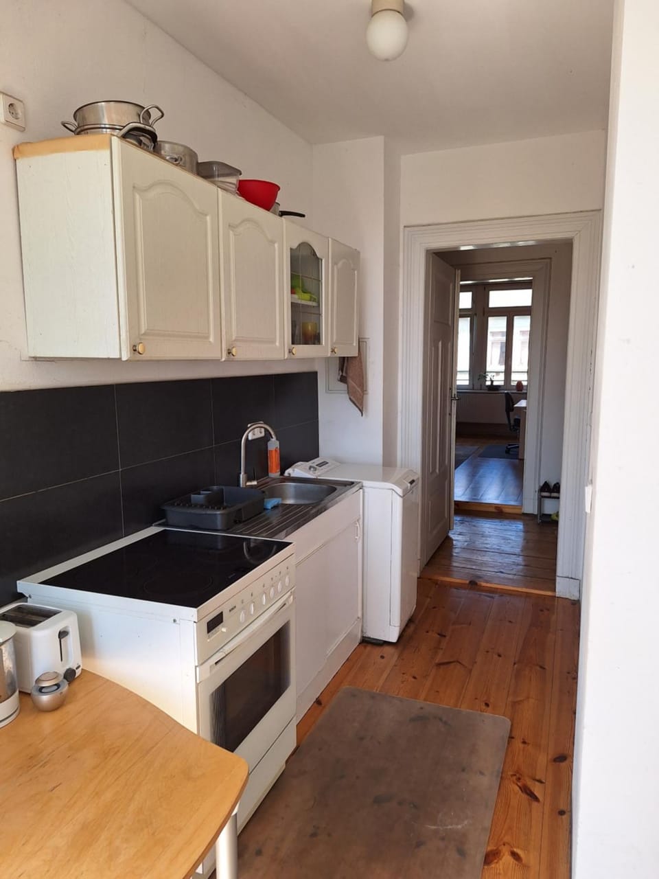 Kitchen or kitchenette, Communal kitchen