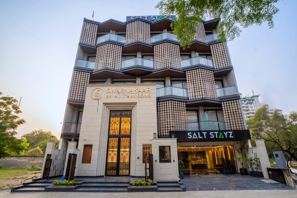 Property building, Facade/entrance
