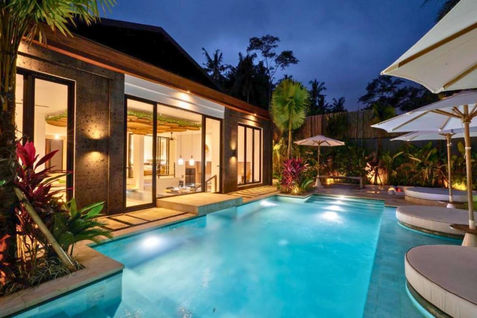 Property building, Swimming pool
