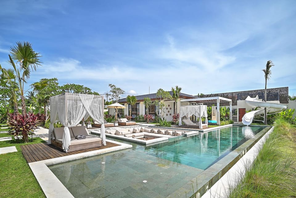 Natural landscape, Garden, Garden view, Pool view, Swimming pool, sunbed