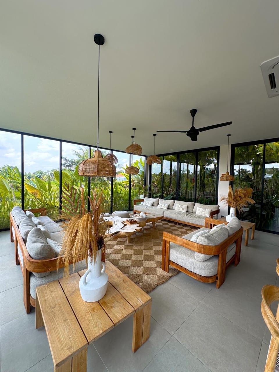 Day, Natural landscape, Garden, Living room, Seating area, Garden view