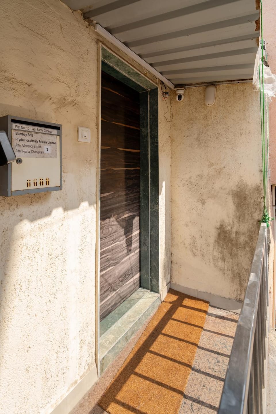 Facade/entrance