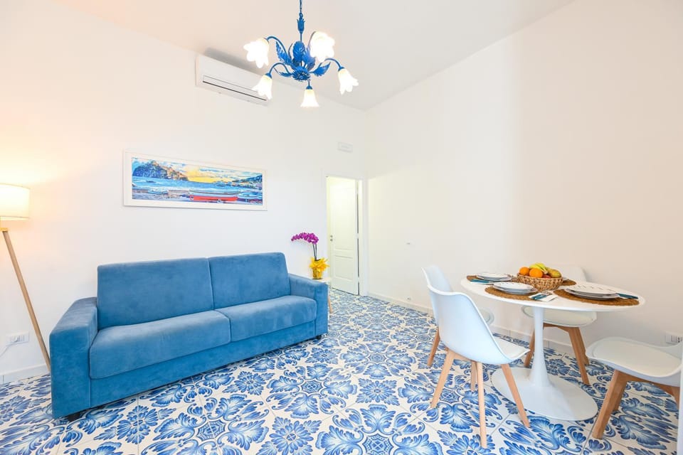 Communal lounge/ TV room, Living room, Lounge or bar