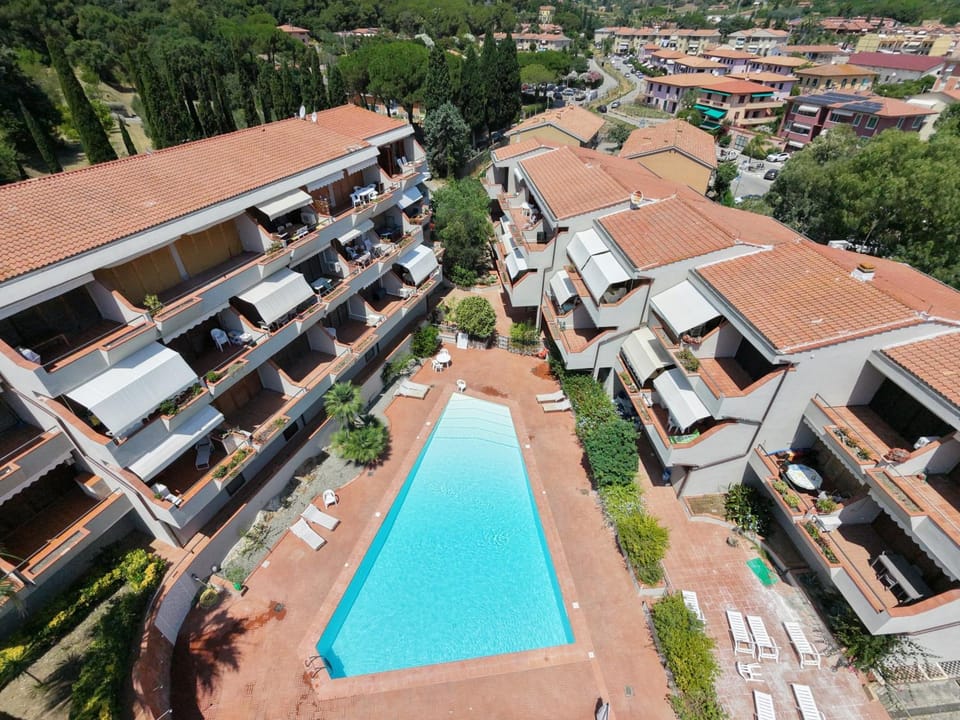 Property building, Swimming pool