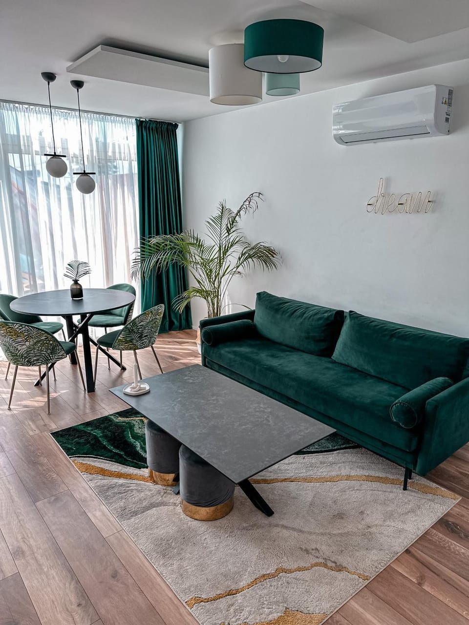 Išskirtinis namas Palangoje su privačiu baseinu, masažiniu lauko kubilu ir pirtimi Villa in Palanga