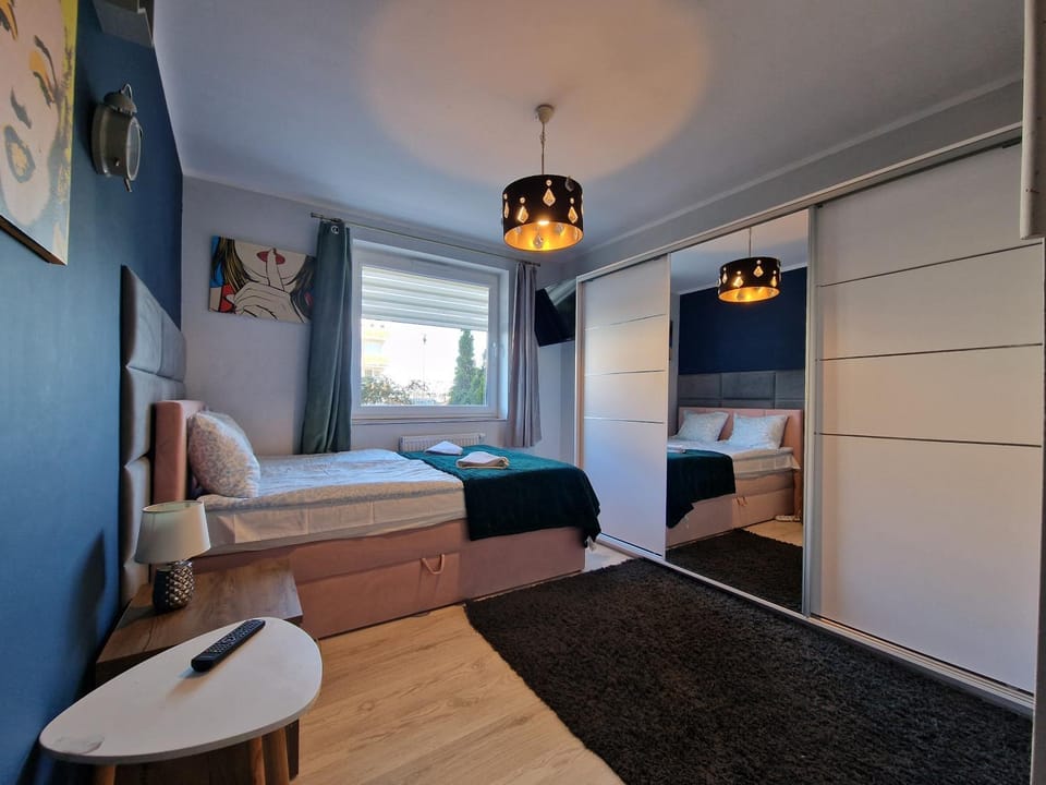 Bed, Bedroom, wardrobe