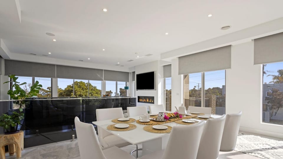 The Coral Esplanade House in Mornington