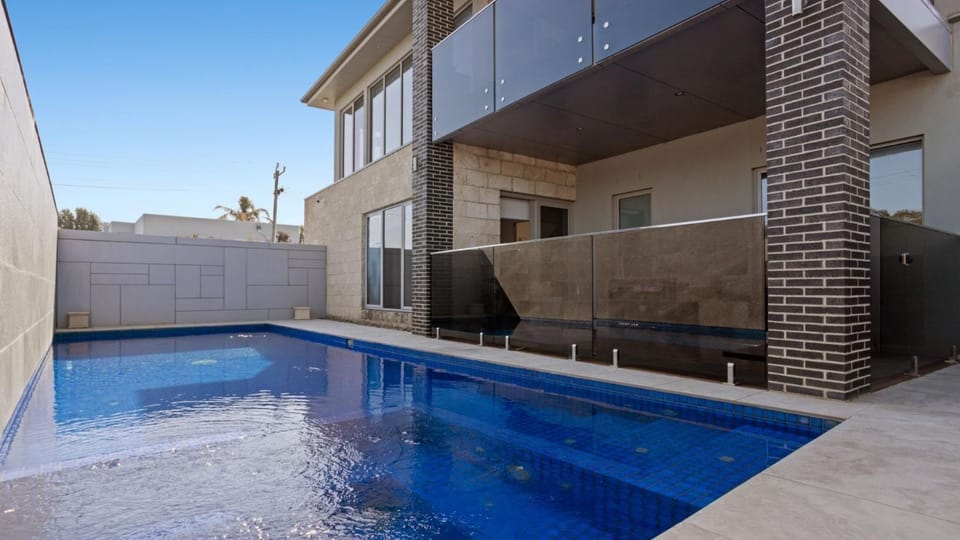 The Coral Esplanade House in Mornington