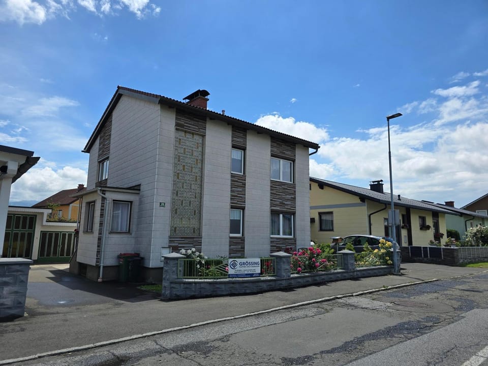 Property building, Day, Street view, Parking