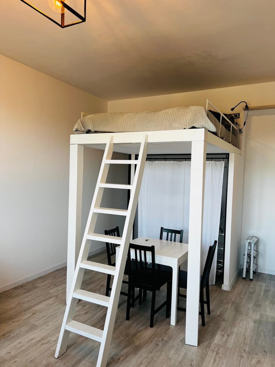 Bed, Photo of the whole room, Dining area, Bedroom, bunk bed