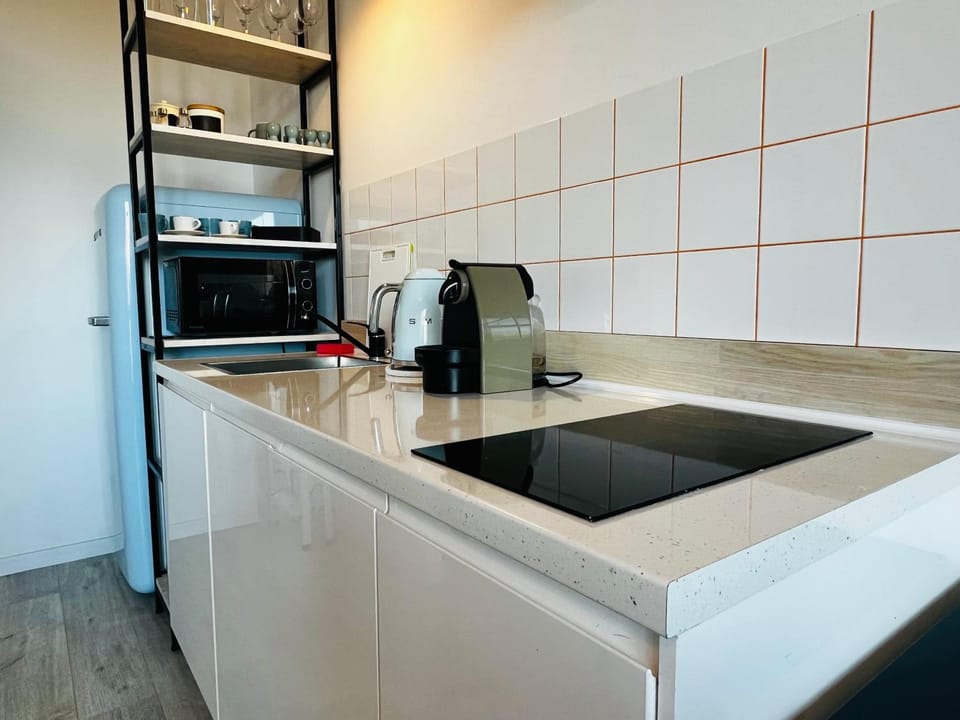 Coffee/tea facilities, Kitchen or kitchenette, pet friendly, stove