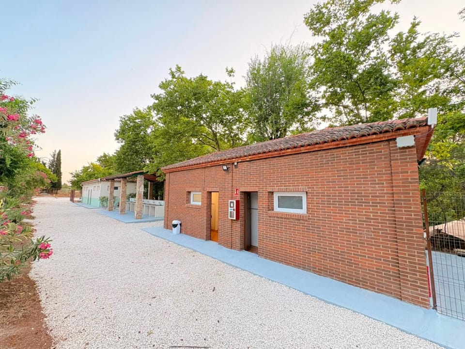 Property building, Bathroom, Public Bath