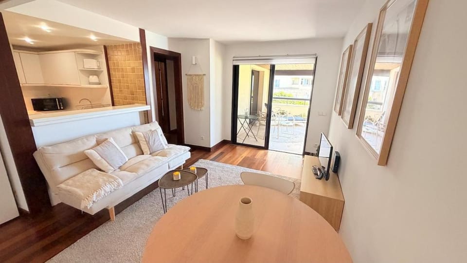 Ocean view one bedroom apartment in Guia, Cascais Apartment in Cascais