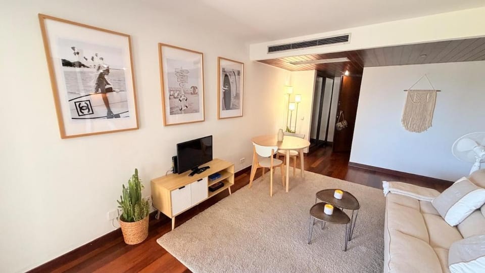 Ocean view one bedroom apartment in Guia, Cascais Apartment in Cascais