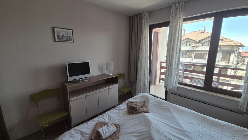 View (from property/room), Balcony/Terrace, Photo of the whole room, Bedroom, towels